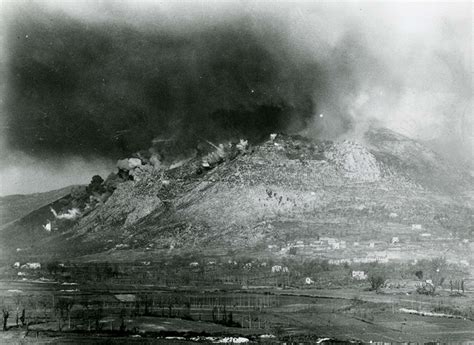 A Batalha de Monte Cassino: Um Marco da Segunda Guerra Mundial e Uma Tragédia para o Patrimônio Cultural Italiano