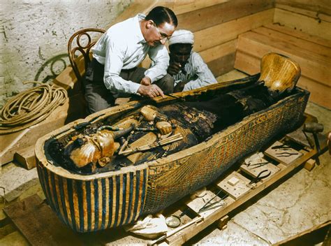 A Descoberta da Tumba de Tutankhamon: Um Tesouro Faraônico em Meio ao Egito do Século XX